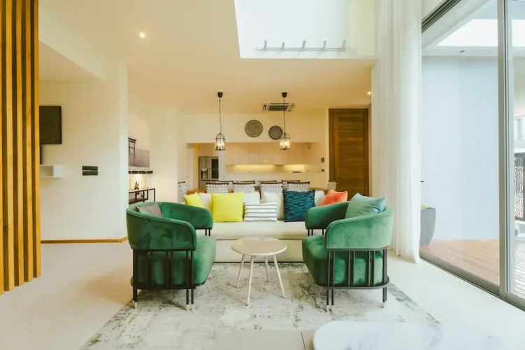Teak 5BR Pool Villa Bang Tao + Airport Shuttle