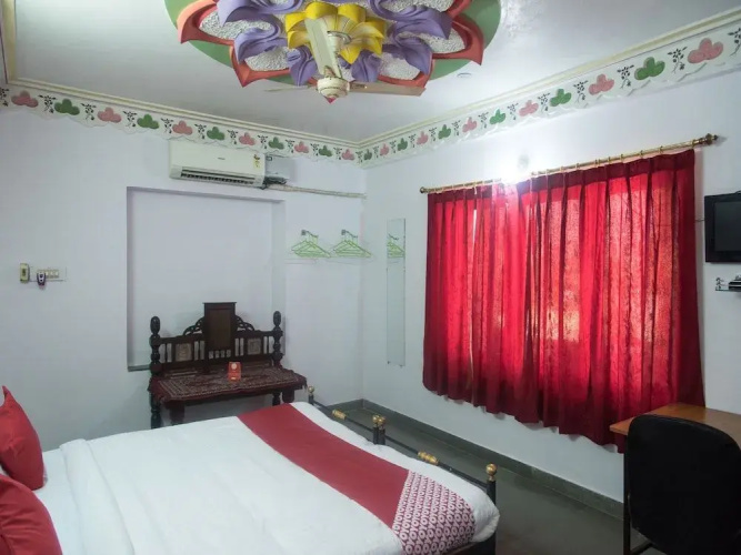 OYO 12250 Home Kesar Vilas near Trident Udaivilas