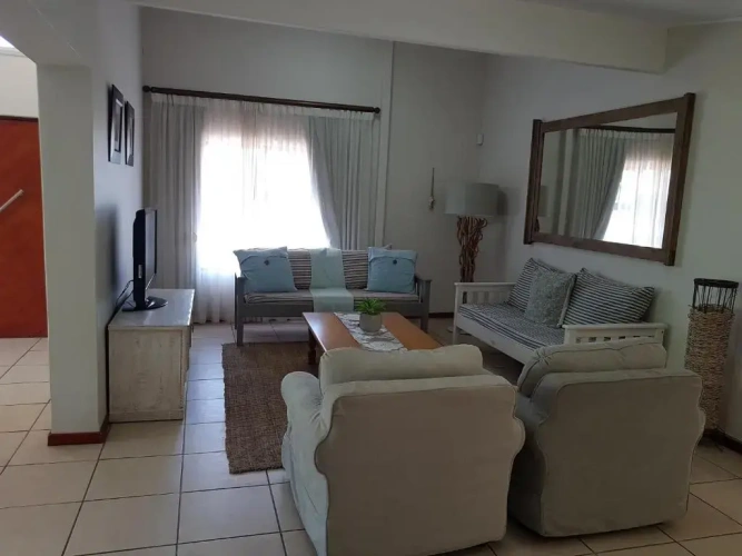 3 Bedrooms Apartment