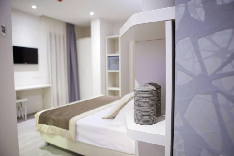 L'Hotel