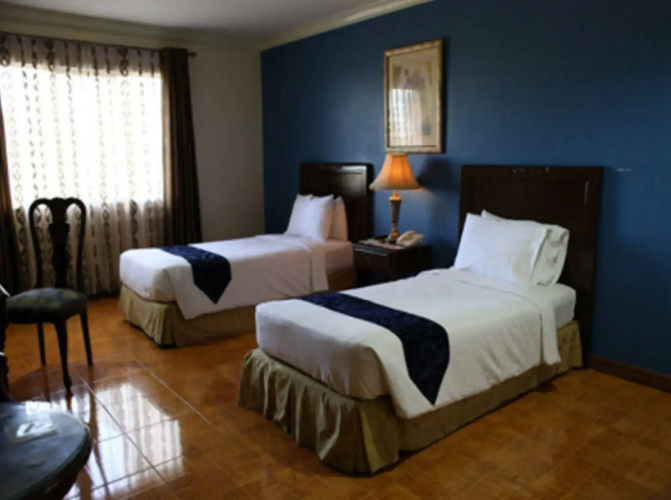 Crown Royale Hotel