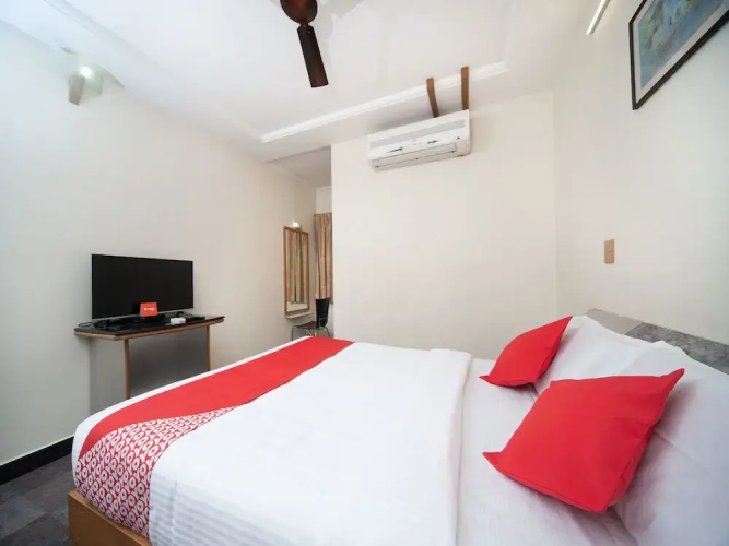 Oyo 16890 Hotel Srm Central Park
