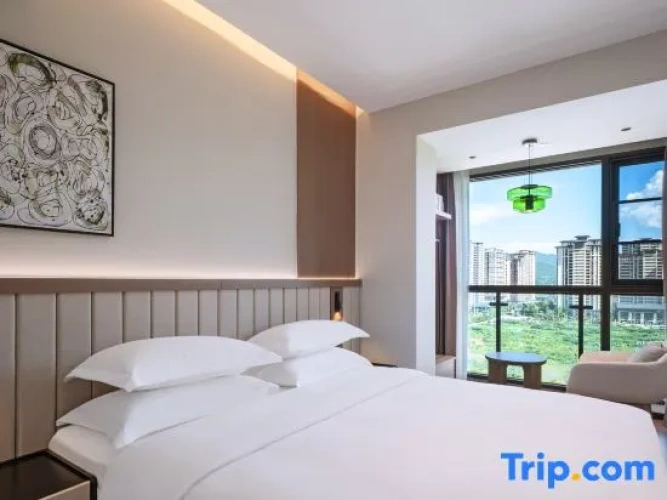2 Bedrooms Deluxe Family room