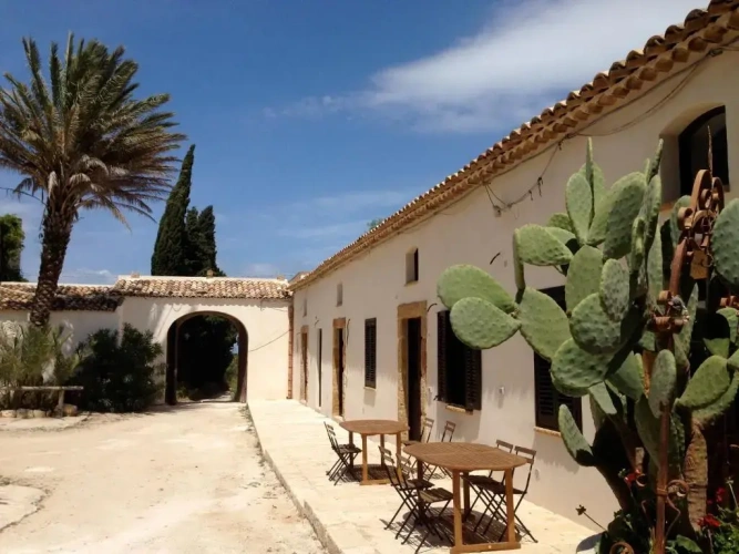 2 Bedrooms Cottage