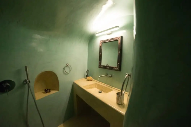 The Commander s Cave