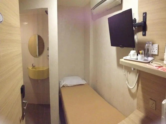 Standard (Window is Subject to Availability) Single room
