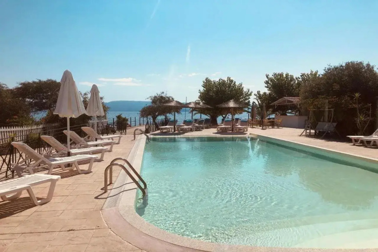 Blue Waves Aparthotel