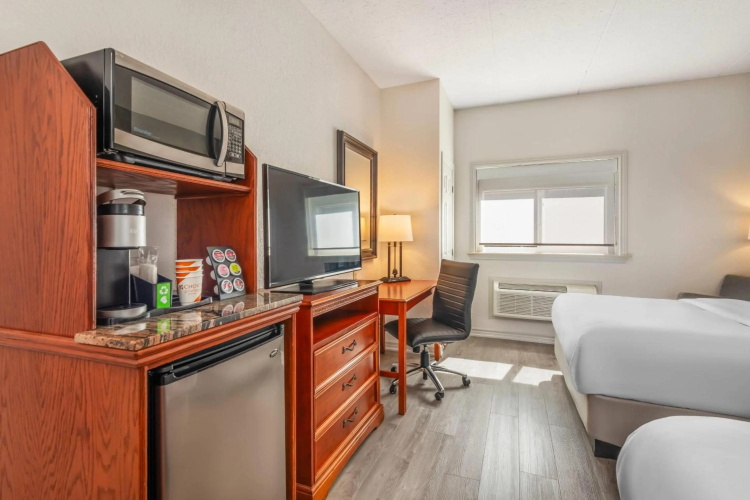 Comfort Inn & Suites Thousand Islands Harbour District photo 37