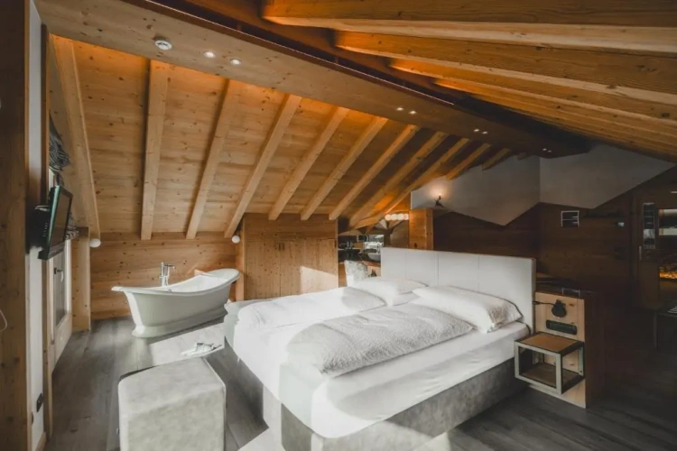 Quadruple Suite
