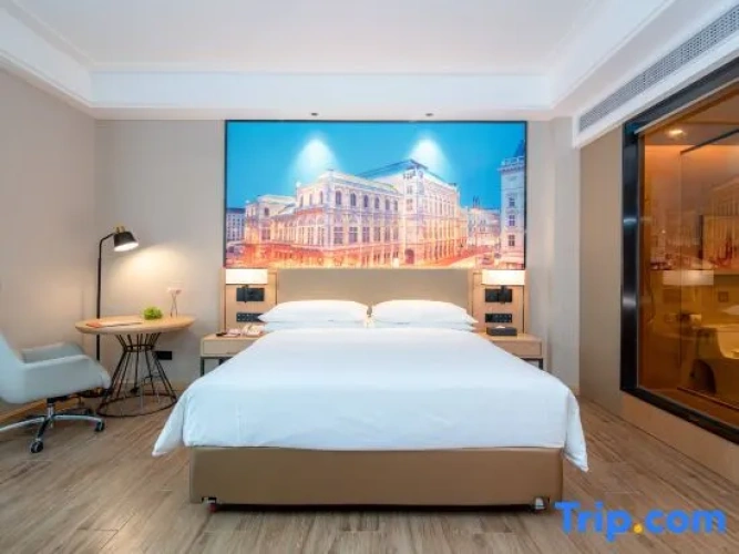 Deluxe Double room with city view