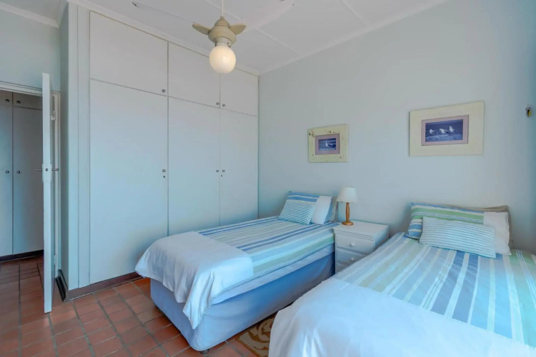 2C Edward Place