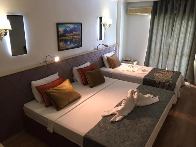 Standard Triple room