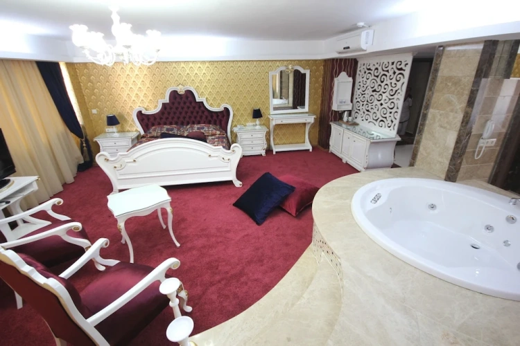 Deluxe Suite