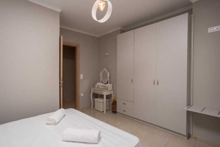 3 Bedrooms Apartment