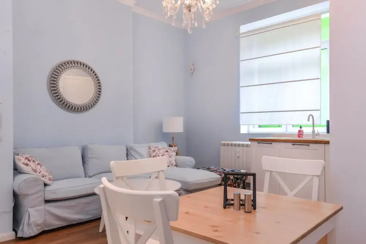 FM Deluxe 2-BDR Apartment - LOVEly