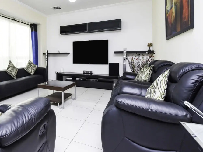 OYO 164 Home 2BHK Lake View Jlt - Featured