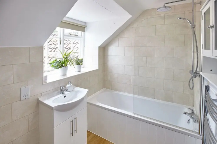 Host Stay Buckingham Square