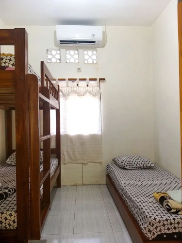 Bed in Dorm