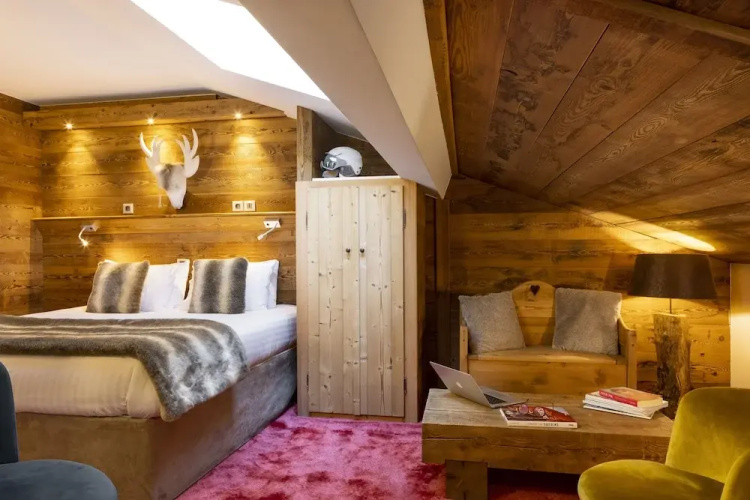 Hotel Ski Lodge