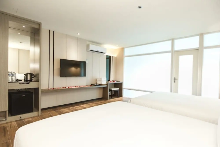 Standard Quadruple Family room