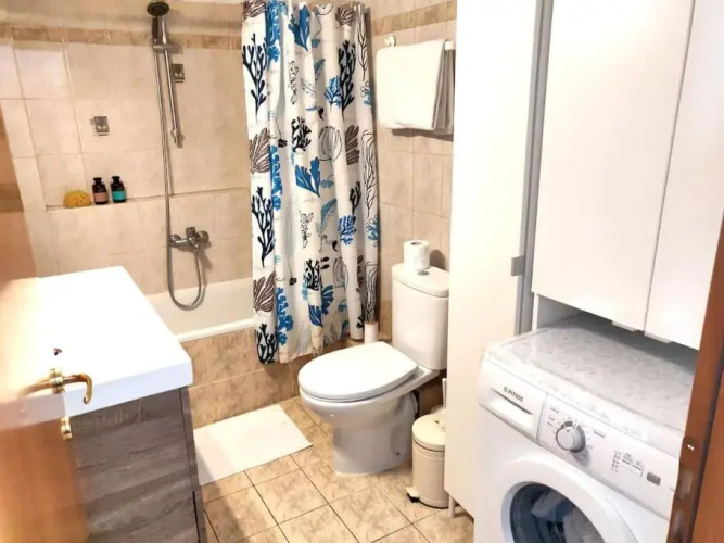 Fully equipped 2-bedroom flat unique view all year