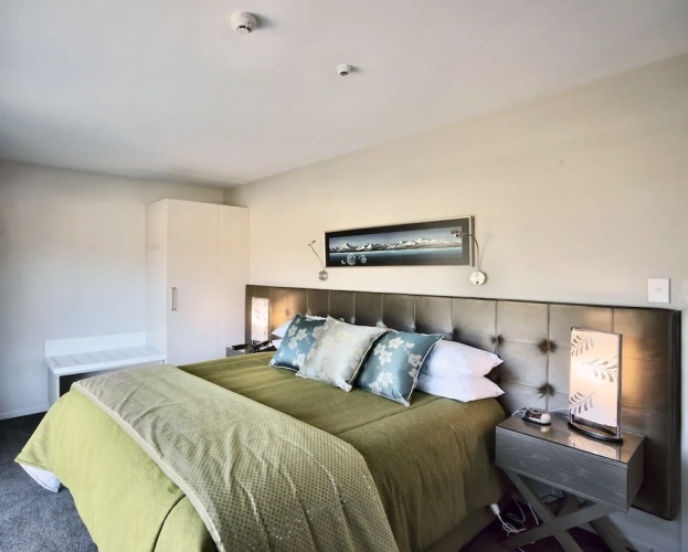 1 Bedroom Standard Basement room