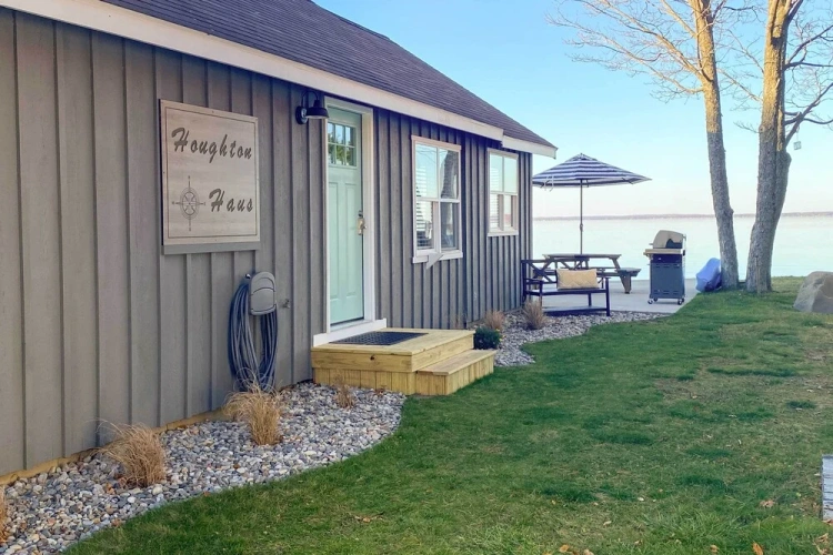 2 Bedrooms Cottage