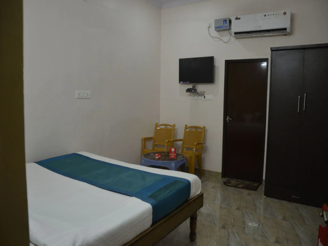 OYO Rooms Cantt Roadways Varanasi