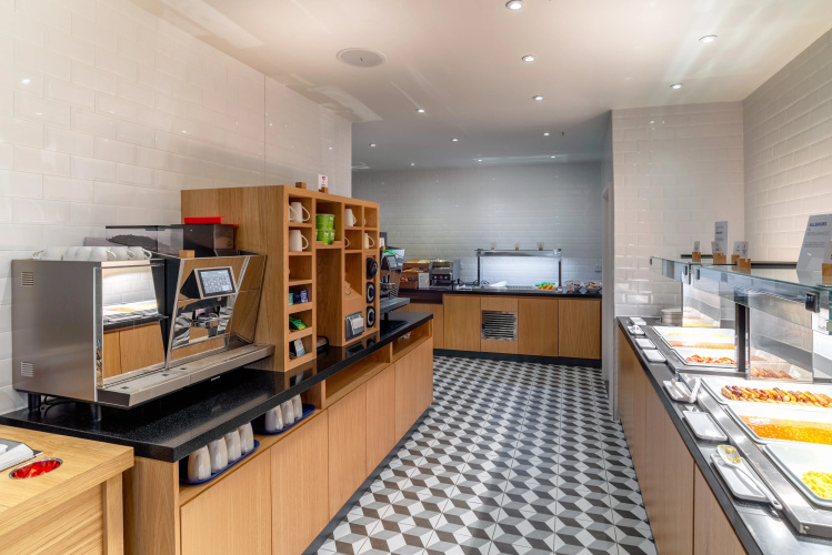 Holiday Inn Express London Heathrow T4 photo 12