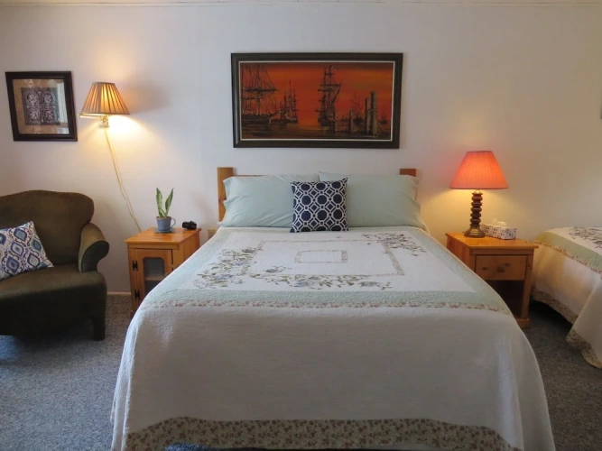 Standard Triple room