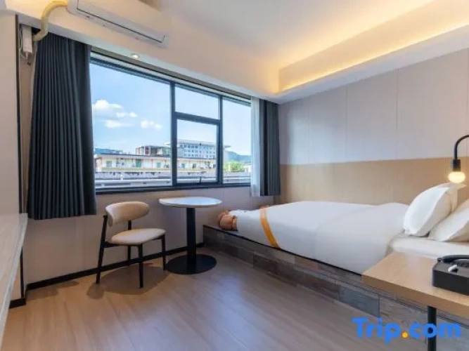 Standard Twin Family room
