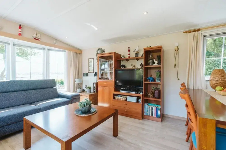 Detached Chalet With a Panoramic View!