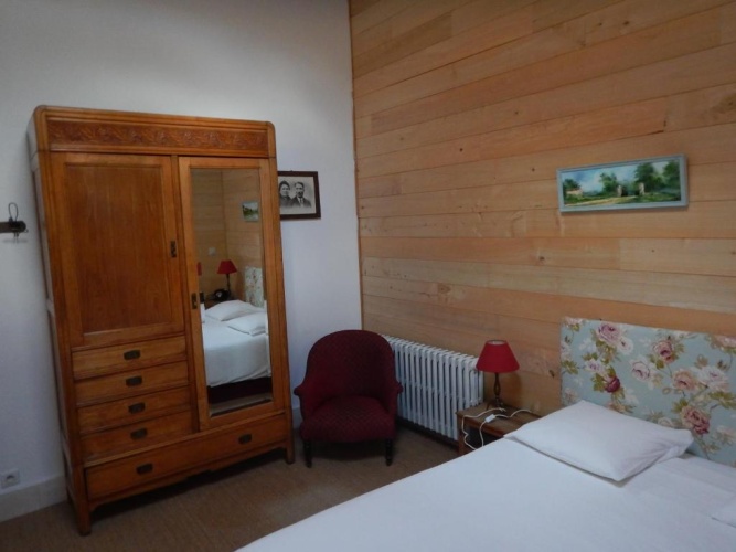 Standard Triple room