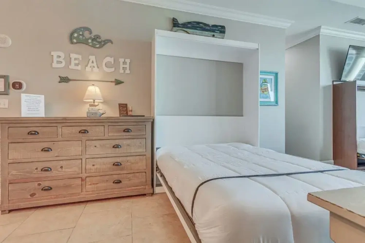 2 Bedrooms Apartment