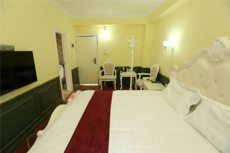 Delinyuan Hotel