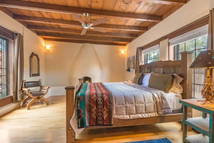 3 Bd, 5 Min. Walk To Canyon Rd, Apodaca