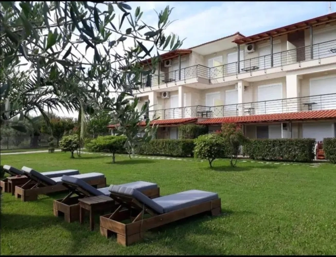 Standard Quadruple room with garden view