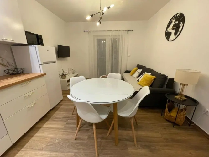2 Bedrooms Comfort Apartment with balcony and with sea view