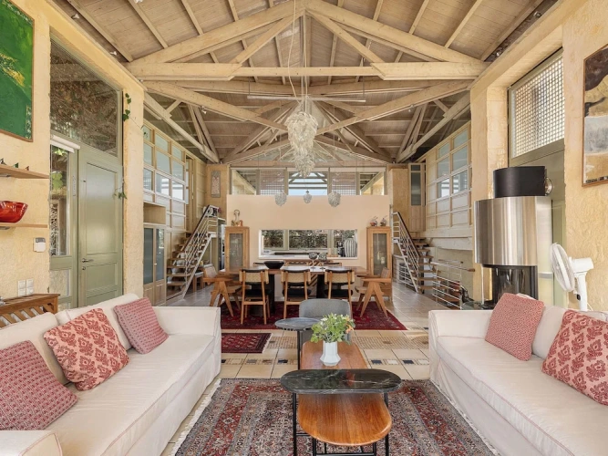 4 Bedrooms Family Villa