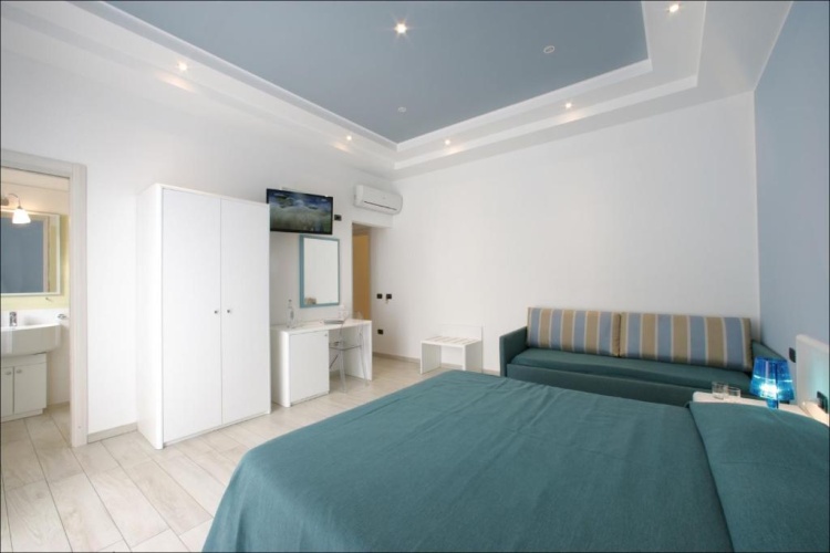 Standard Quadruple room with balcony