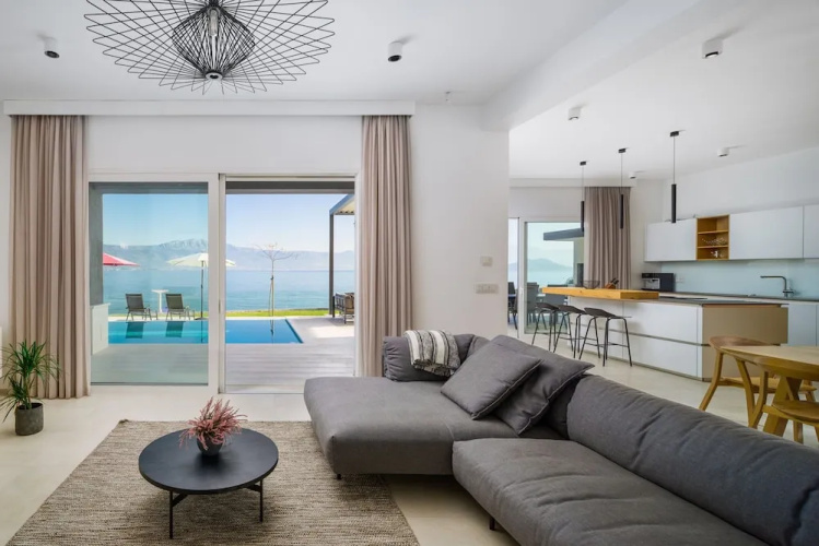 Beachfront Villa Grey Martini with Pool