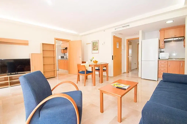 2 Bedrooms Apartment