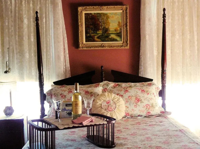 J.D. Thompson Inn