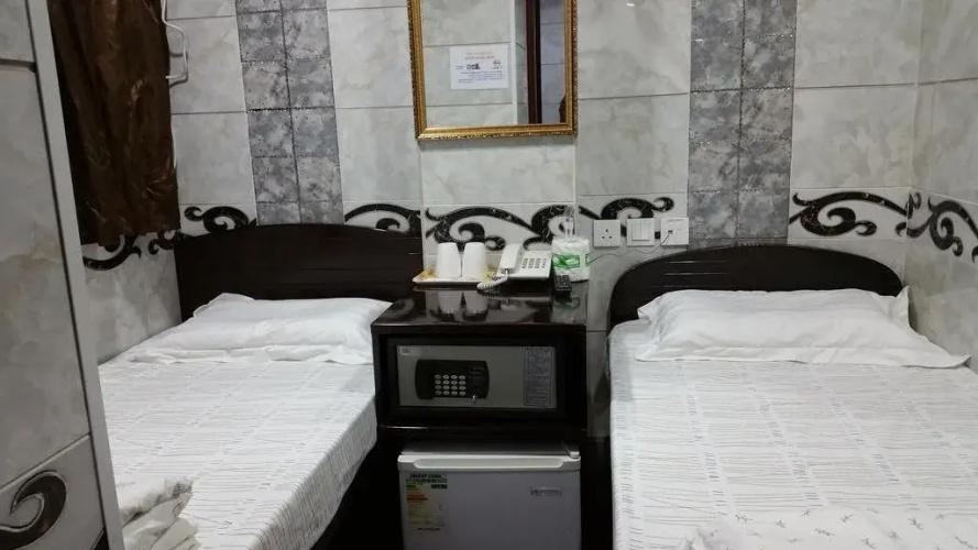 Gold Sparrow Hotel