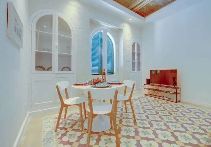 Central 1BR Apartment in Valletta