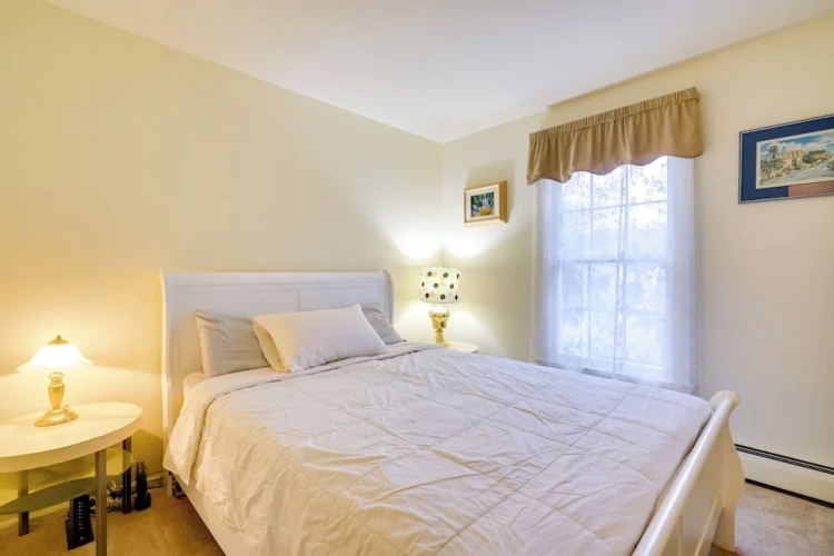 6 Bedrooms Bed in Dorm