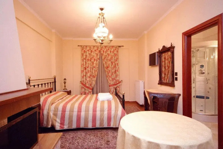Aristarchos Lodge
