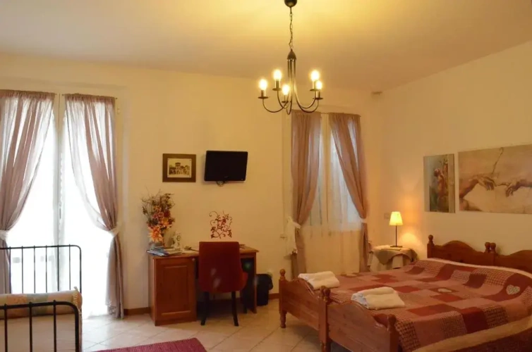 Standard Triple room with view