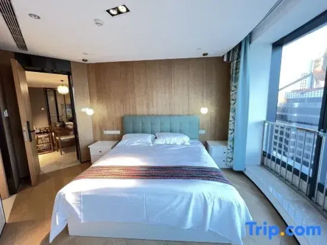2 Bedrooms Business Suite with sea view