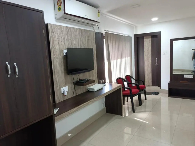 Kusum Hotel And Restaurant